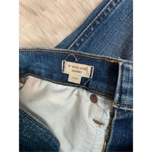 Madewell Petite 9" Mid-Rise Skinny Jeans York Wash: Rip and Repair Edition 26P - Picture 6 of 6